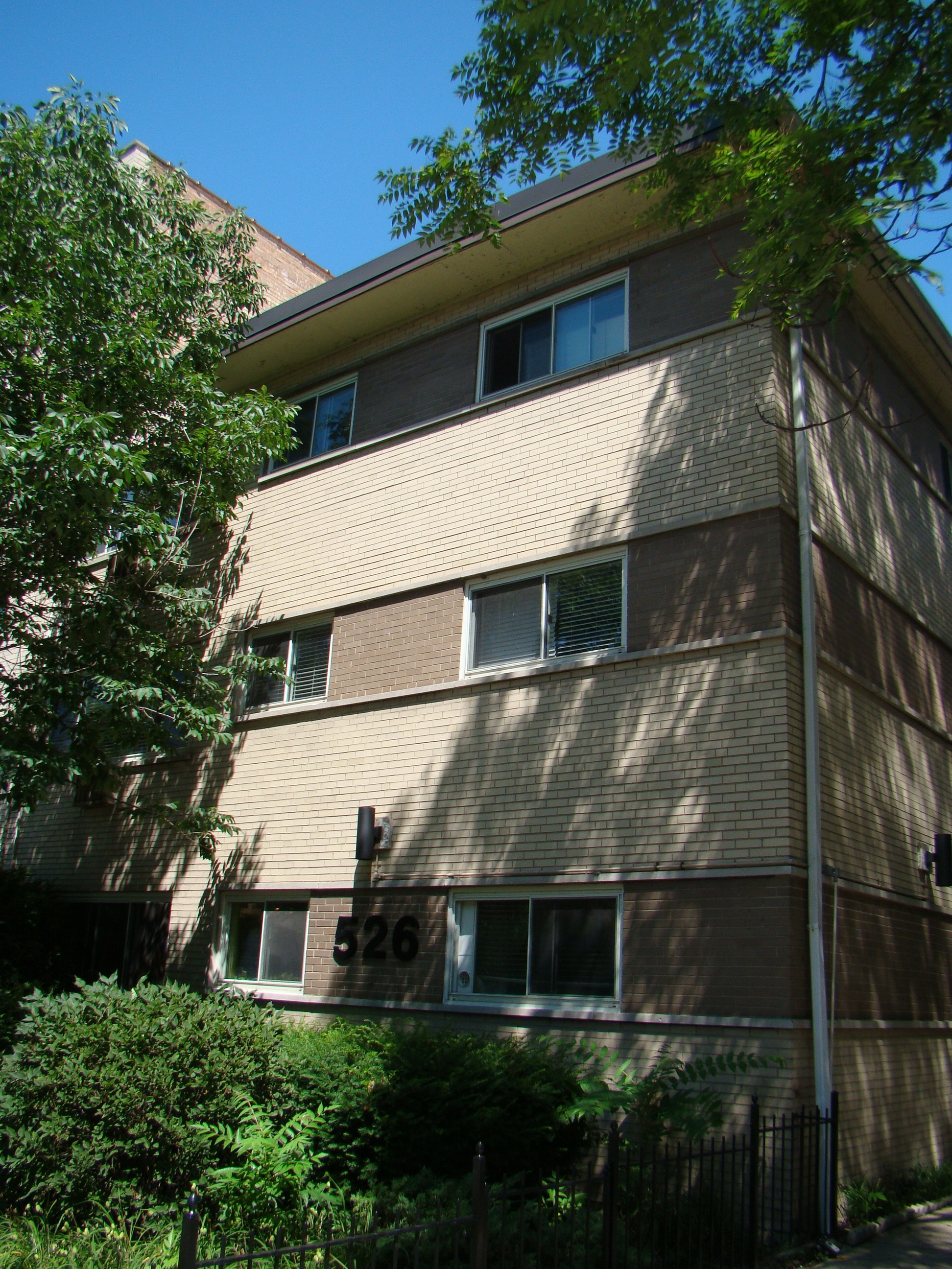 526 W Roscoe - 2A